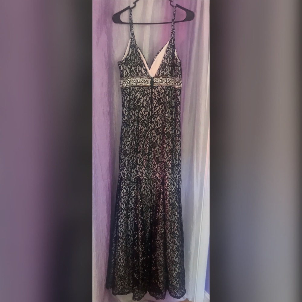 Black and white lace mermaid gown by Sequin Hearts - Picture 3 of 5